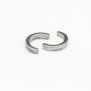 Pieza de Moldeo por Inyección de Metal YB-011 para Accesorios de Dispositivos de Belleza y Cabezales de Electrodos - Product Image 1