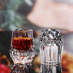 Verres à dégustation de whisky miniatures de 20 ml avec motif diamant en relief et base en or 24 carats - Product Image 4