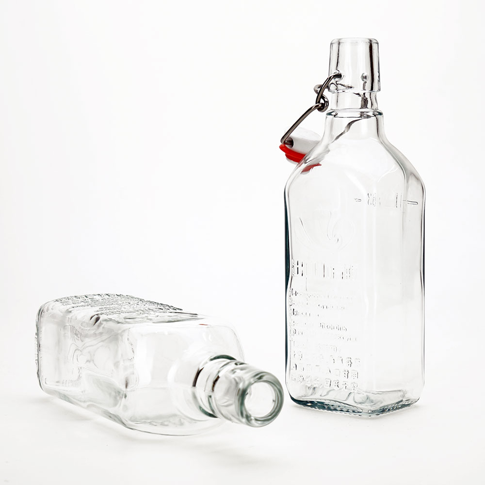 glass bottle for kombucha with crown cap