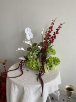 Centre de table en soie et mousse de couleur bordeaux et verte, avec roses artificielles, chemin de table pour mariage QSLH