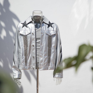 Blouson de <span class=keywords><strong>motard</strong></span> en similicuir argenté personnalisé à faible MOQ avec rivets métalliques et clous OEM – Blousons en cuir pour moto - Product Image 5
