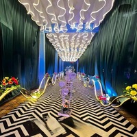 Rideaux de plafond en tissu filet en forme de S personnalisés de luxe rideaux en tissu suspendus avec bandes lumineuses à LED pour les décorations de fête d'événement de mariage