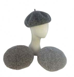 Chapeaux Bob en Laine Personnalisés pour Femmes – Modèles Peintre Tendance et Colorés - Product Image 1