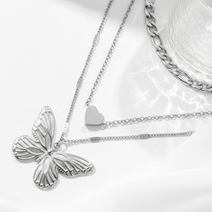 Collar <span class=keywords><strong>de</strong></span> Tres Capas con Colgante <span class=keywords><strong>de</strong></span> Corazón y <span class=keywords><strong>Mariposa</strong></span>, Estilo Europeo Americano, Unisex, Acero Inoxidable Pulido - Product Image 2