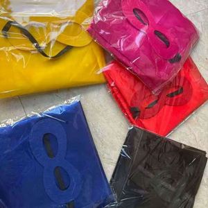 เสื้อคลุมผ้าซาตินพร้อมหน้ากากสำหรับผู้ใหญ่และวัยรุ่น พิมพ์โลโก้ได้ตามต้องการ สำหรับคอสเพลย์ ฮาโลวีน งานวันเกิด งานโรงเรียน - Product Image 2