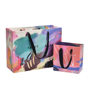 Sac cadeau en papier kraft avec logo personnalisé, poignée nouée et finition vernie - Impression 4 couleurs, emballage écologique - Product Image 1