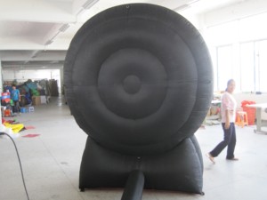 EMPIRE - Tablero de Dardos Inflable, Tela Oxford, Material de PVC, Modelo para Área Deportiva, 2.5m de Alto x 2m de Largo x 1.5m de Ancho, Capacidad de 300 kg, para Uso en Interiores/Exteriores - Product Image 3