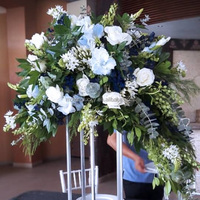 Décoration de mariage MoKtong, orchidée Phalaenopsis à toucher réel intemporelle de 70 cm, boule de fleurs bleu royal pour table de gâteau