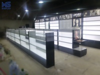 Vitrine de présentation pour cosmétiques, maquillage, et produits de beauté, personnalisable pour magasins et décoration de boutiques de soins de la peau