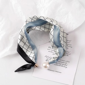 Écharpe longue en polyester imprimée avec lettres et boucle magnétique, 48*13 cm, abordable, en promotion, pour femme, col fin, mode printemps-automne - Product Image 4