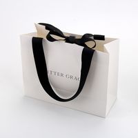Sacs de shopping en carton offset imprimés avec logo personnalisé, pour chaussures, vêtements, cadeaux, avec ruban et poignée en satin, recyclables