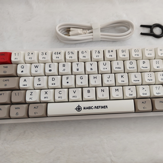 MK21 RGB Light 60% Compact ISO English Dye Sub Keycap Mechanical Keyboard 62keys Wired Gaming Keyboard Brown Red Blue Switch