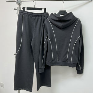 Ensembles de survêtements personnalisés unisexes avec broderie de designer, en coton épais, comprenant un pantalon de survêtement à jambe large et un sweat à capuche - Product Image 2