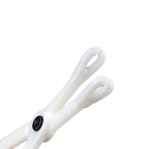 Pince perforatrice jetable Yuanyun 60x45x35mm, outil auxiliaire pour bijoux et kits de tatouage - Product Image 1