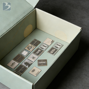 Caja de Cartón Corrugado con Logotipo Personalizado para Envíos, Caja de Embalaje para Ropa, Snacks, Cosméticos, Productos de <span class=keywords><strong>Maquillaje</strong></span>, Caja de Suscripción <span class=keywords><strong>Mensual</strong></span> OEM - Product Image 5