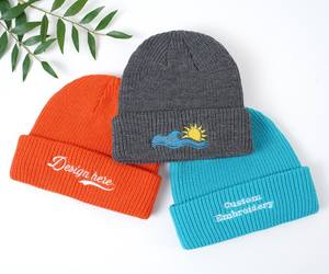 Gorros de Punto Acrílicos Rojos de Invierno de Alta Calidad con Parche de Logotipo Personalizado de Diseñador al por Mayor, Estilo Camuflaje y Personajes, para Playa - Product Image 4