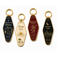 Porte-clés en métal émaillé rigide personnalisé avec logo d'hôtel vintage, breloque de sac en métal gaufré pour souvenirs de voyage