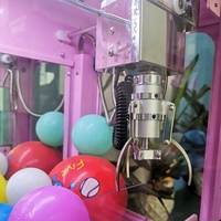 Jeux à pièces pour quatre joueurs Arcade Mini peluche Poupée Grue à griffes Machine avec vitrine