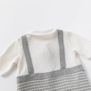 Traje de Caballero para Bebé Niño, Mono de Manga Larga a Cuadros con Corbata de Moño y Tirantes, Diseño para Ropa Formal Infantil - Product Image 5