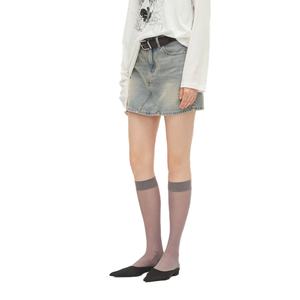 Jupe personnalisée pour femmes, coton de haute qualité, denim vintage bleu clair délavé, mini-jupe pour femmes - Product Image 3