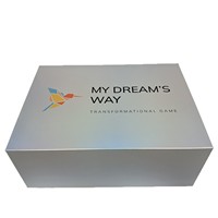 Scatola regalo personalizzata a doppio strato con chiusura a patta, stampa in oro e personalizzazione artigianale, con inserto in schiuma.