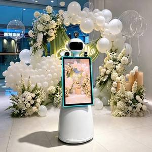 Photobooth Robotique pour le Premier Anniversaire de Bébé : Événement Amusant avec Gâteau à Écraser - Product Image 1