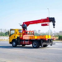 Grue montée sur camion à essieu unique SAIC, équipée d'une grue à bras droit à 5 sections de 7 tonnes et d'un moteur diesel Weichai