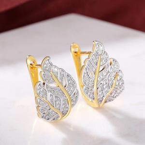 Pendientes de Diamantes de Lujo en Oro Blanco de Dos Tonos, Corte Brillante Redondo, Color D Natural, Joyería de Boda para Mujer - Product Image 4