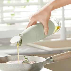 Kitchenware Oil Dispenser Glass Cylinder Automatic Opening Gravity <b>Bottle</b> For Cooking Seasoning - Product Image 1
