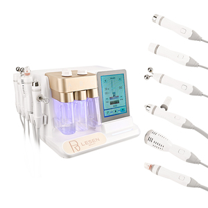 Appareil Portable 6-<span class=keywords><strong>en</strong></span>-1 à Bulles d'Oxygène (Or) pour Nettoyage <span class=keywords><strong>en</strong></span> Profondeur, Hydratation, Rajeunissement de la Peau et Minimisation des Pores – Prise US/IT - Product Image 4