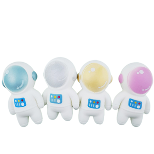 Jouet à presser en TPR multicolore en forme d'astronaute de dessin animé créatif par ZIMO - Anti-stress pour les 14 ans et adultes - Emballage en boîte colorée - Product Image 5