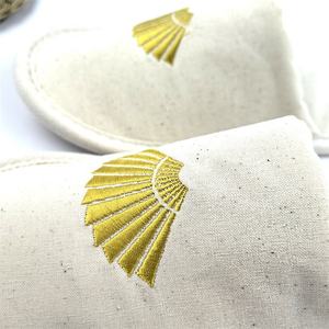 Pantoufles d'hôtel écologiques Commodités d'hôtel douces pour le voyage avec impression personnalisée pour les hôtels et les <span class=keywords><strong>vacances</strong></span> - Product Image 5