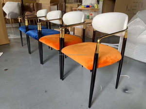 2025 vente en gros à bas prix de haute qualité <span class=keywords><strong>pieds</strong></span> noirs luxe salle de lecture fauteuil métal bleu velours <span class=keywords><strong>chaise</strong></span> de salle à manger pour Restaurant - Product Image 2