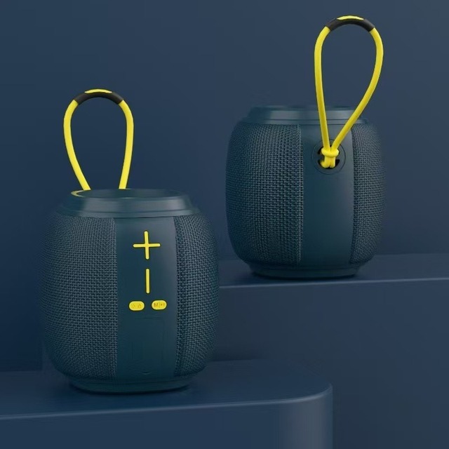 Wholesale Rechargeable Portable Mini Wireless Speaker Handle Woofer Rope Stereo Mini Speakers Mini Wireless Speakers