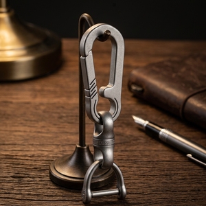 BIAOPAI TI044 Titanium Legering Mode Hoefijzer-Vormige Autosleutelhouder Heren Riemclip 360° Rotatie voor Mercedes Voertuigen - Product Image 2