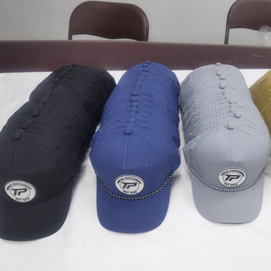 Gorra <span class=keywords><strong>de</strong></span> Béisbol Personalizada al por Mayor <span class=keywords><strong>de</strong></span> 5 Paneles con Logotipo <span class=keywords><strong>de</strong></span> <span class=keywords><strong>Goma</strong></span> PVC, Impermeable, con Orificios Cortados con Láser, Gorra Deportiva <span class=keywords><strong>de</strong></span> Alto Rendimiento para Papá - Product Image 5
