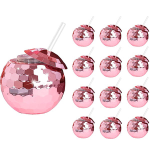 Gobelet en plastique Xuzhen en gros, style boule disco scintillante, <span class=keywords><strong>avec</strong></span> paille, design Y2K irrégulier et mignon, pour filles, cadeau d'anniversaire - Product Image 1