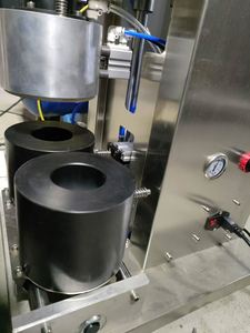 Machine de mise sous vide pour bouteilles en verre pour sauces piquantes à l'<span class=keywords><strong>ail</strong></span>, sauces tomates et sauces bœuf – Ligne de machines de capsulage - Product Image 2