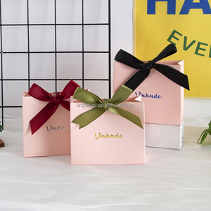 ถุงกระดาษสีชมพูพับได้น่ารัก ขนาด 11.5x4.5x10 ซม. ขายส่ง พร้อมริบบิ้น ถุงใส่ของขวัญเครื่องประดับขนาดเล็ก - Product Image 2