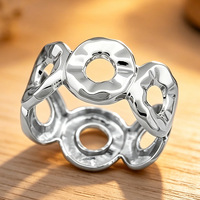 Brazalete de eslabones martillados dorados gruesos, hecho a mano, joyería llamativa, regalo de cumpleaños para mujer