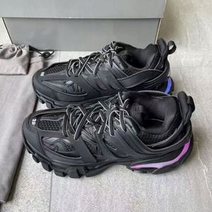 Chaussures de tennis tendance antidérapantes, respirantes, douces, en maille, classiques, rétro, à LED, de haute qualité et à la mode - Product Image 3