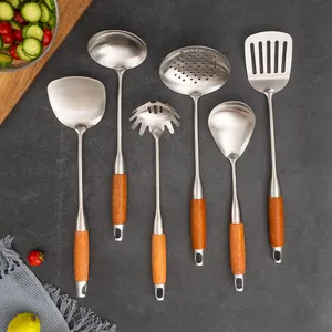 Paslanmaz çelik spatula mutfak pişirme aletleri ahşap saplı çorba kaşığı spatula oluklu pirinç kaşığı kızartma spatula kaşık