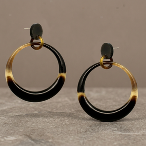Boucles d'oreilles créoles et puces d'oreilles en corne de buffle, écologiques, mignonnes, pour enfants, cadeaux de mariage et de fête, équitablement fabriquées - Product Image 2