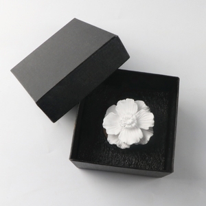 Ambientador de yeso de aroma de cerámica a base de madera para el hogar de alta calidad, difusor de aceite esencial de fragancia de flor de porcelana perfumada - Product Image 3