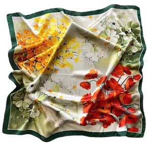 Écharpe carrée en soie pour femme, 70 cm, motif muguet bleu clair, foulard pour cheveux - Product Image 5