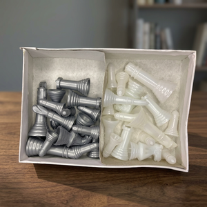 Hoch nach gefragtes Schachspiel aus weißem und schwarzem Marmor mit schwarzen weißen Stein münzen in einer Veet-Box für Kinder zu günstigen Preisen - Product Image 2