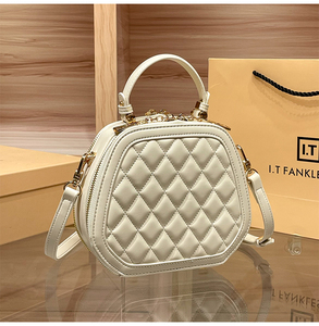 2025 luxe Loumixer Mini <span class=keywords><strong>sac</strong></span> à bandoulière pour dames Durable léger Portable avec fermeture à glissière pliable <span class=keywords><strong>sac</strong></span> à <span class=keywords><strong>main</strong></span> à bandoulière - Product Image 5
