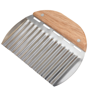 Coupeur de crème à gâteau de cuisine polyvalent Grattoir à pâtisserie en métal avec manche en bois - Product Image 5