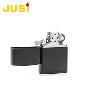 Briquet JUSI Nouveau Rétro Personnalisé Vintage à Essence Peinture Noire Coupe-Vent à Engrenages - Product Image 1