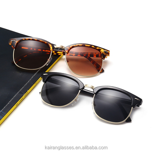 แว่นกันแดดทรงสี่เหลี่ยมคลาสสิก แว่นกันแดดสำหรับทุกเพศ - Product Image 5